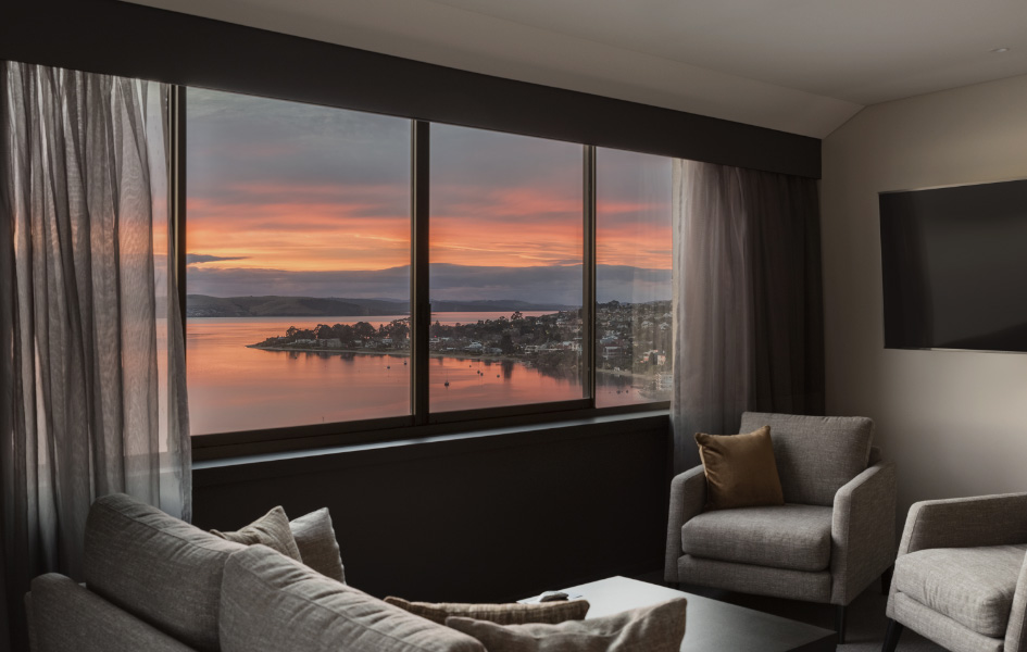 slider-accommodation-image-3-tower-room-945x600